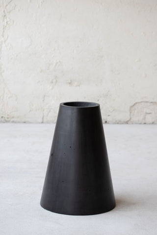 Minimalistic design dining table. Natural oak table top, concrete table base. - betono.lt